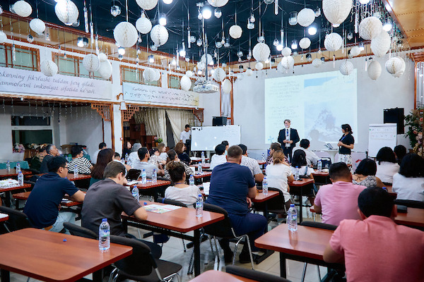 Mentor-Mentoring-Uzbekistan-Business-Coaching-Alexander-Muxel-Consulting-Seminar-students-2022.09.21.